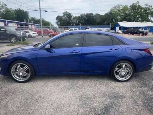 Used 2021 Hyundai Elantra SEL w/ Convenience Package FWD image 5