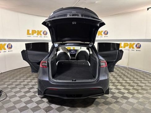 Used 2023 Tesla Model Y Long Range AWD/4WD image 13