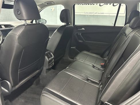 Used 2021 Volkswagen Tiguan SE w/ Panoramic Sunroof Package image 3