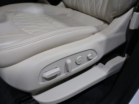 Used 2023 Buick Enclave Avenir w/ Avenir Technology Package AWD/4WD image 13