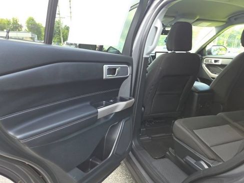 Used 2024 Ford Explorer XLT AWD/4WD image 11