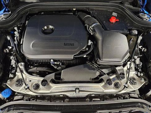 Used 2025 MINI Cooper 2-Door Hardtop FWD image 22