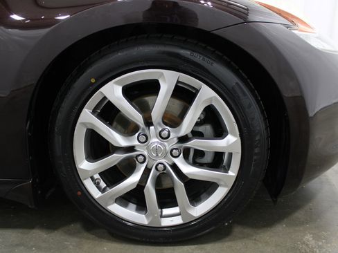 Used 2012 Nissan 370Z Roadster RWD image 5