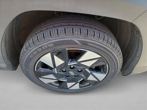 Used 2025 Hyundai Kona SEL AWD/4WD image 10