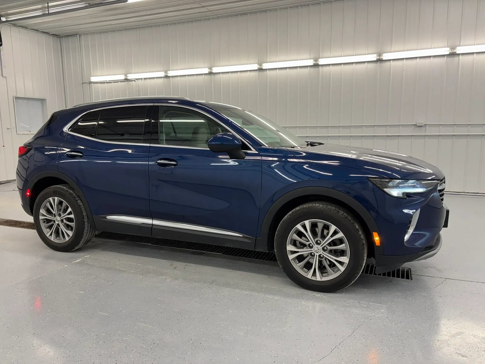 Used 2023 Buick Envision Preferred FWD image 1