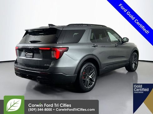 Used 2025 Ford Explorer ST-Line w/ ST-Line Street Pack image 15