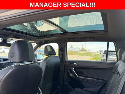 Used 2022 Volkswagen Tiguan SE R-Line AWD/4WD image 16