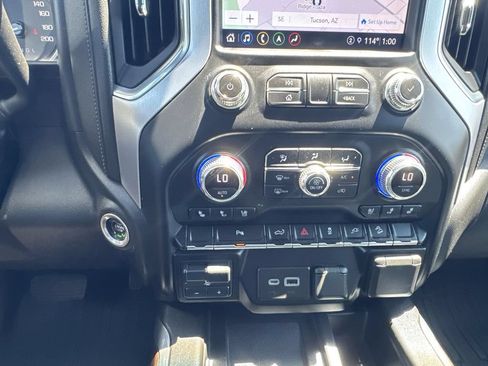 Used 2022 GMC Sierra 2500 SLT w/ SLT Premium Package AWD/4WD image 18