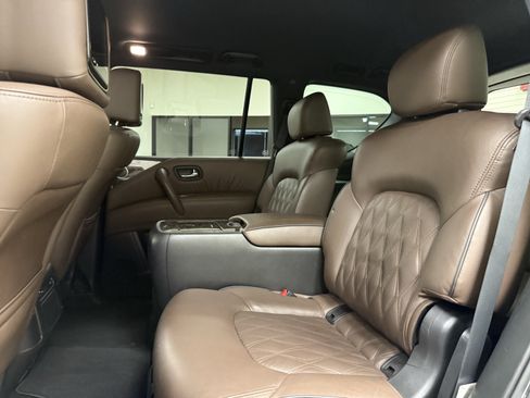 Used 2022 Nissan Armada Platinum w/ Captain's Chairs Package RWD image 16