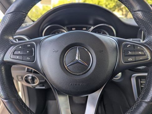 Used 2019 Mercedes-Benz GLA 250 4MATIC image 18