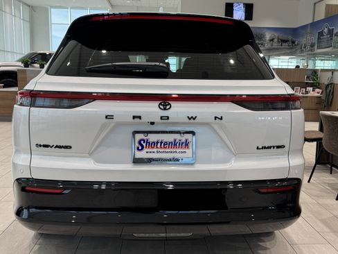 New 2026 Toyota Crown Signia AWD/4WD image 5