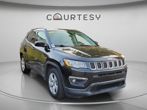 Used 2021 Jeep Compass Latitude FWD image 20