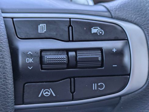 Certified 2025 Kia Sportage LX FWD image 31