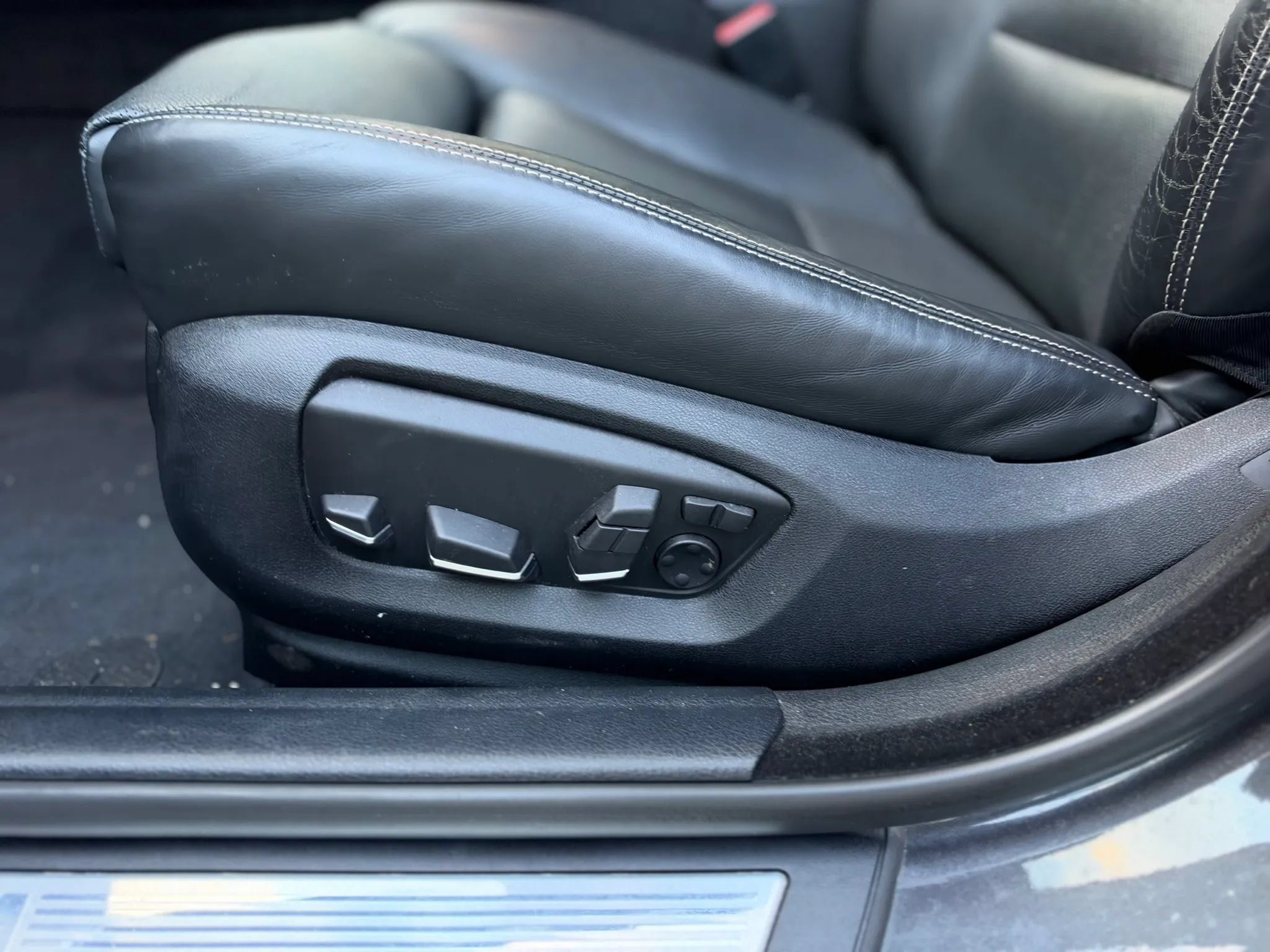 Used 2015 BMW 550i xDrive Sedan AWD/4WD image 14