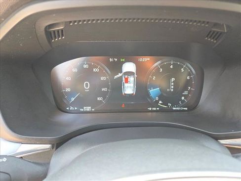 Used 2020 Volvo XC60 T5 Momentum w/ Protection Package Premier FWD image 11