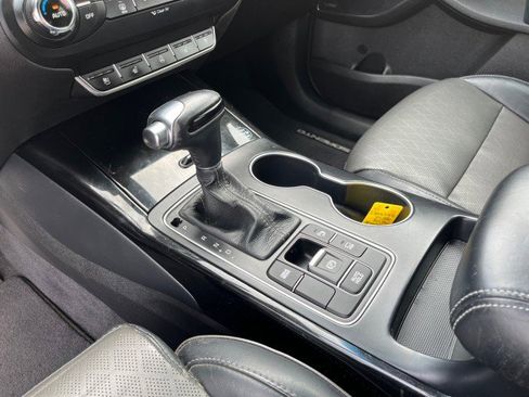 Used 2017 Kia Sorento SX image 18