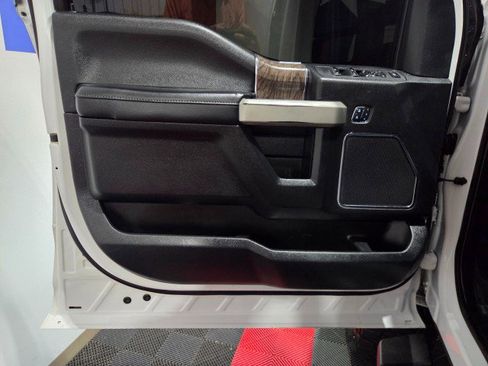 Used 2019 Ford F250 Lariat w/ Lariat Value Package image 32