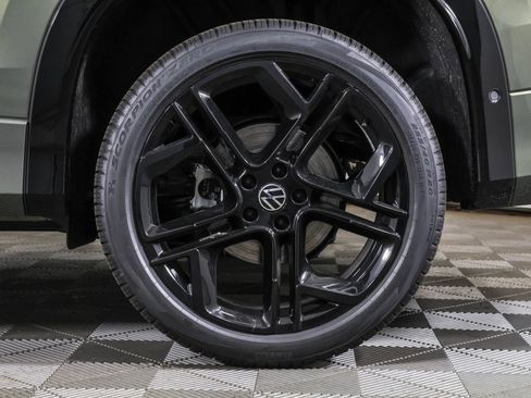 Used 2026 Volkswagen Tiguan SE R-Line AWD/4WD image 19
