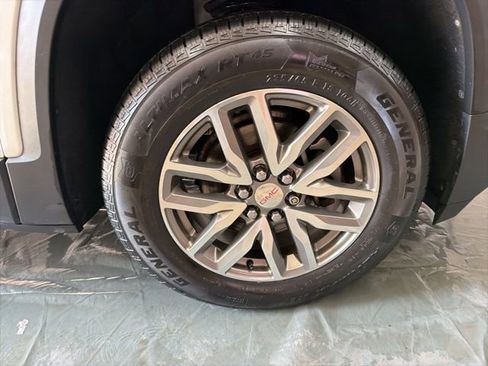 Used 2019 GMC Acadia SLE image 30