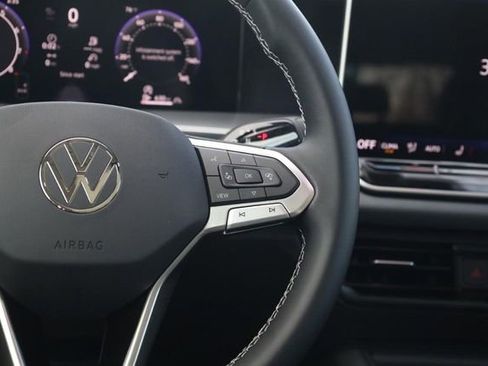 New 2026 Volkswagen Tiguan SE image 8