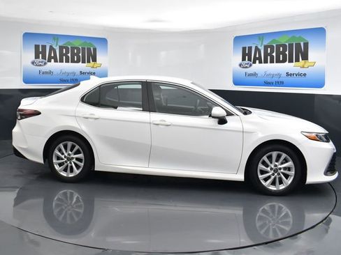 Used 2022 Toyota Camry LE image 6