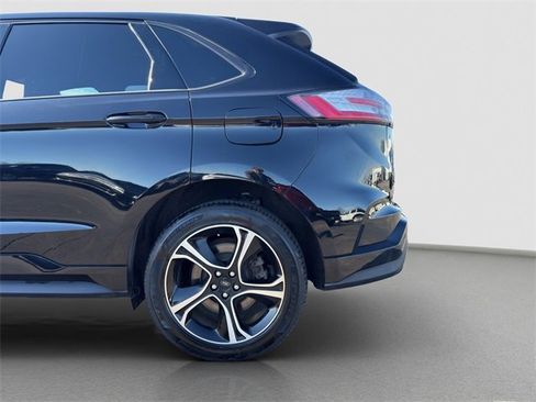 Used 2022 Ford Edge ST image 22