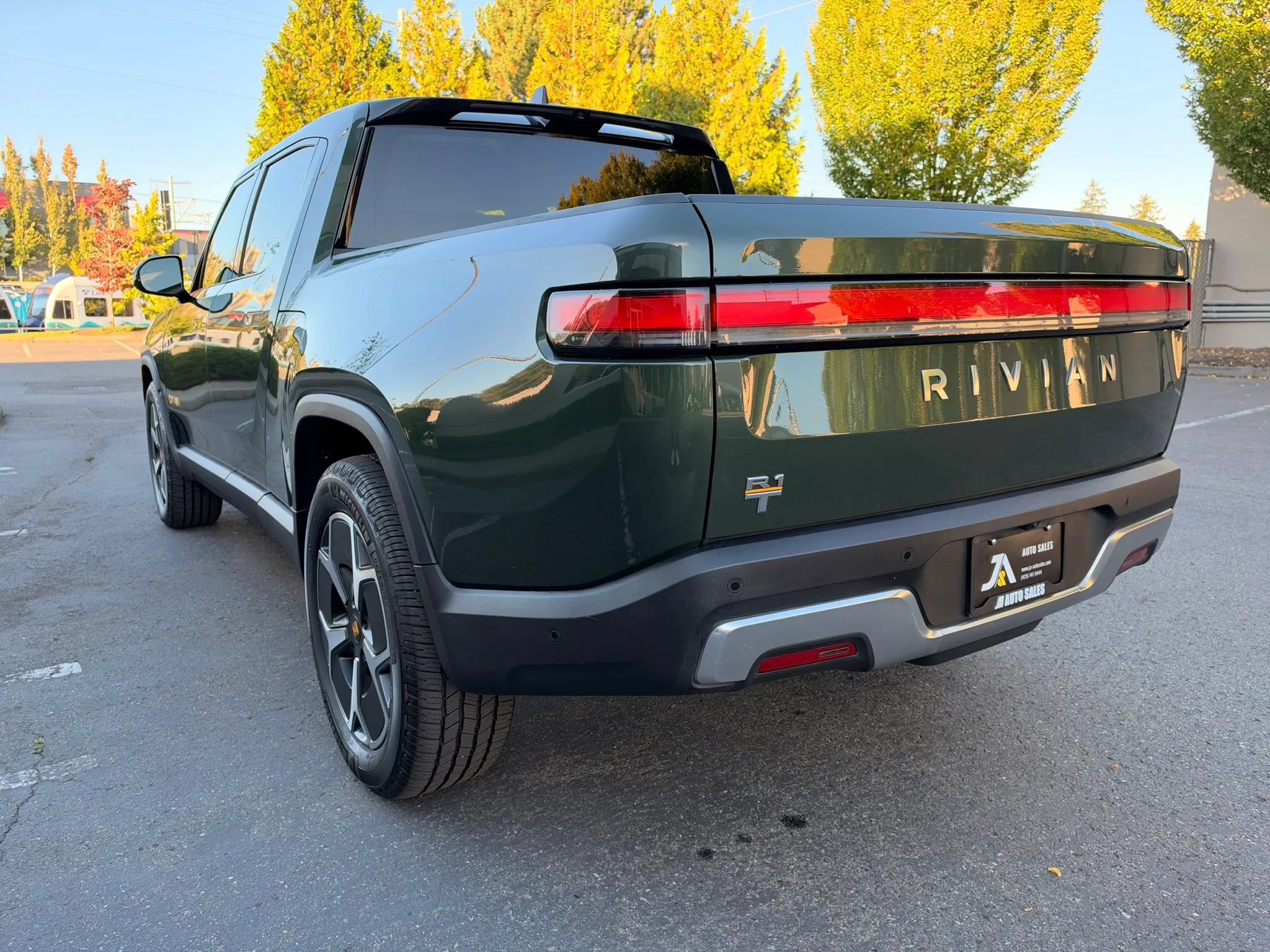Used 2022 Rivian R1T Adventure AWD/4WD image 11