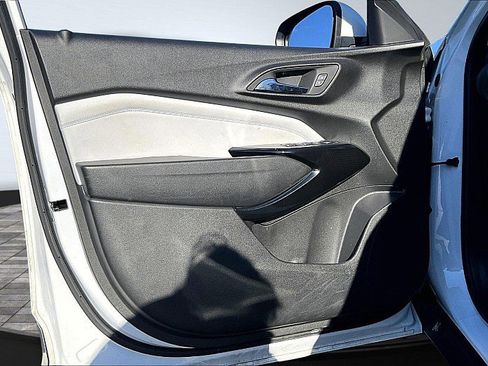 Used 2024 Chevrolet Trax LT image 22