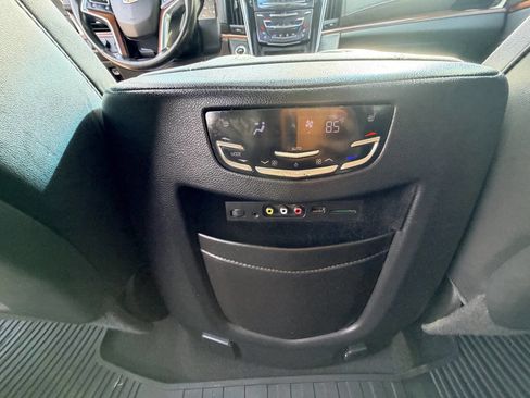 Used 2015 Cadillac Escalade Premium image 52