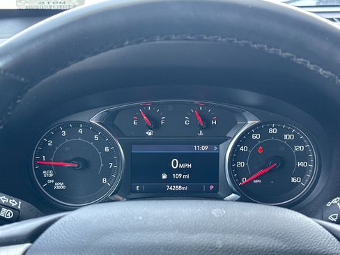 Used 2024 GMC Terrain SLT image 23