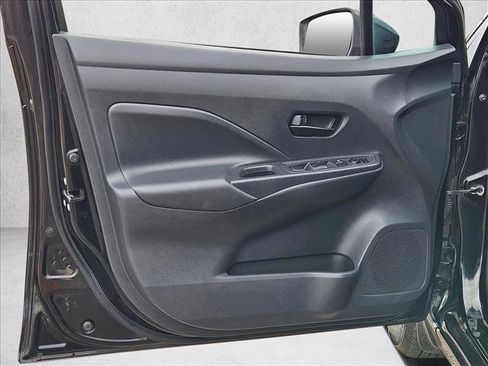 Used 2020 Nissan Versa S image 10