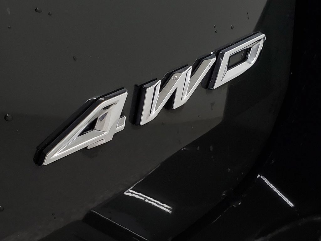 Used 2023 Ford Explorer XLT AWD/4WD image 24