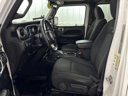 Used 2019 Jeep Wrangler Unlimited Sahara w/ Uconnect 4C Nav & Sound Group AWD/4WD image 37