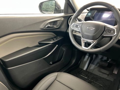 New 2026 Chevrolet Trax ACTIV w/ Sunroof Package FWD image 12