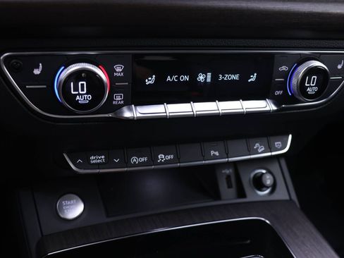 Certified 2024 Audi Q5 2.0T Premium w/ Convenience Package AWD/4WD image 9
