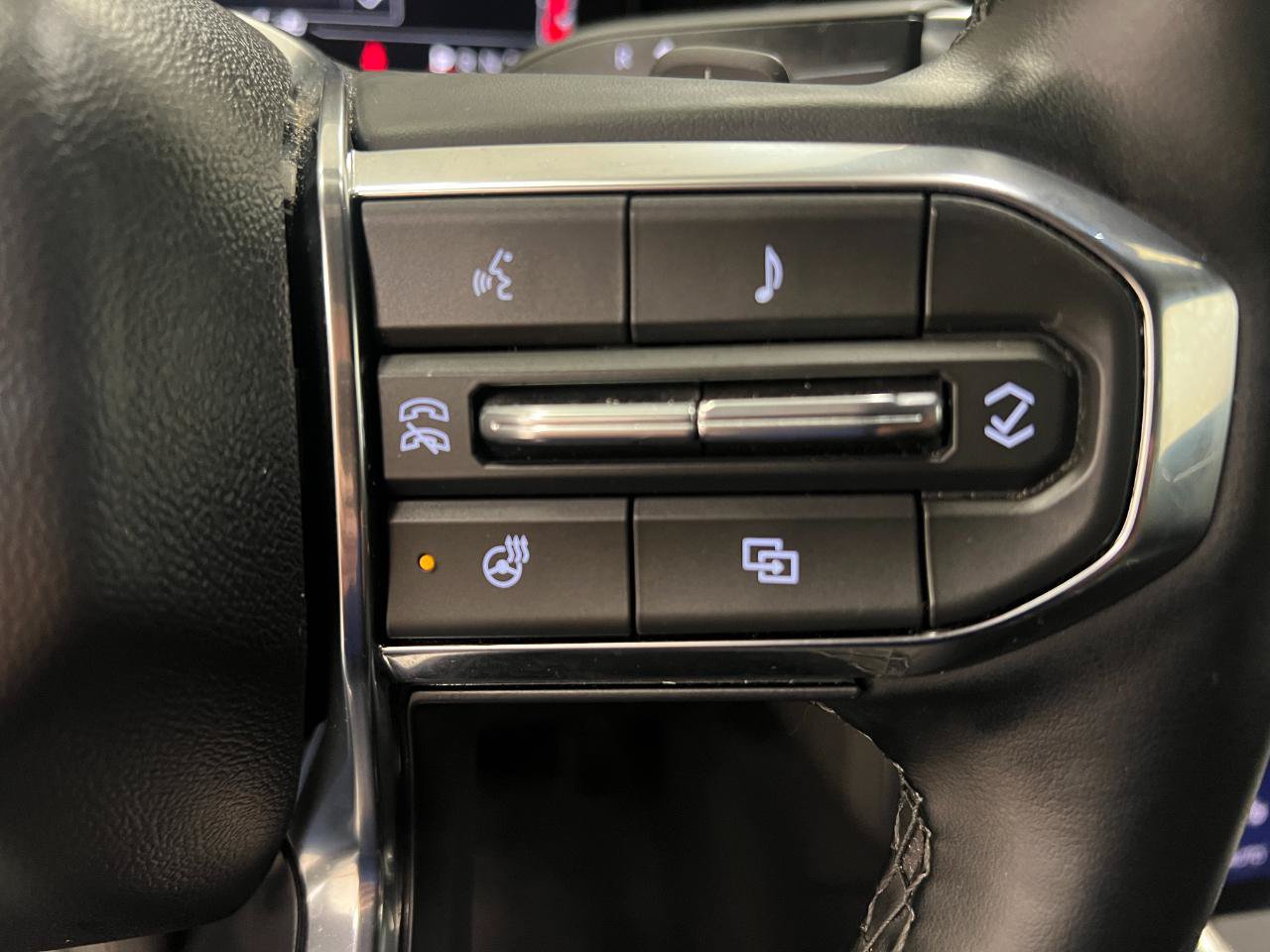 Used 2026 GMC Acadia Elevation w/ Elevation Premium Package AWD/4WD image 41