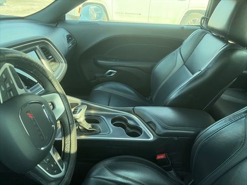 Used 2017 Dodge Challenger SXT Plus image 6