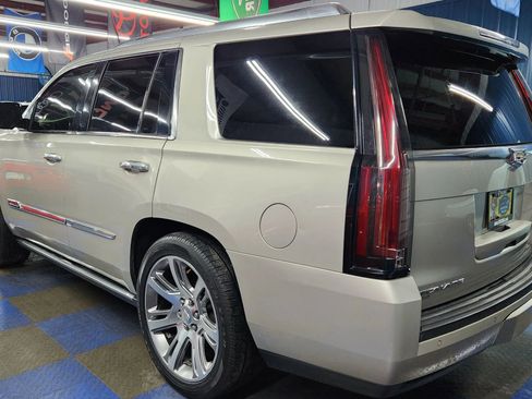 Used 2015 Cadillac Escalade Premium image 3