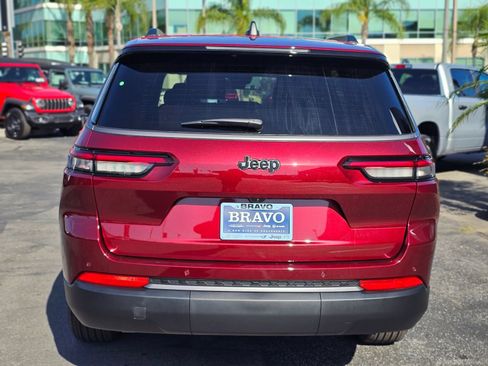 New 2026 Jeep Grand Cherokee L 2WD image 6