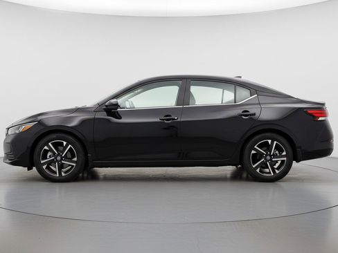 Used 2025 Nissan Sentra SV FWD image 5