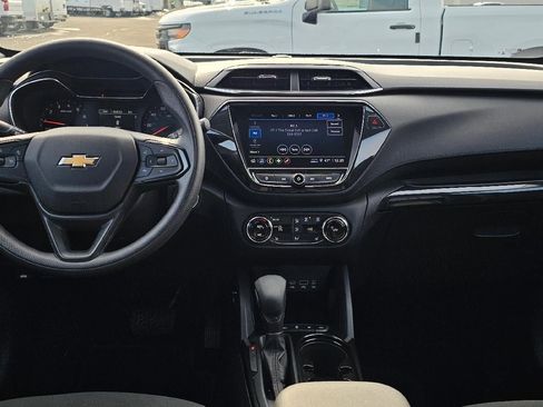Used 2023 Chevrolet TrailBlazer LT w/ Convenience Package image 12
