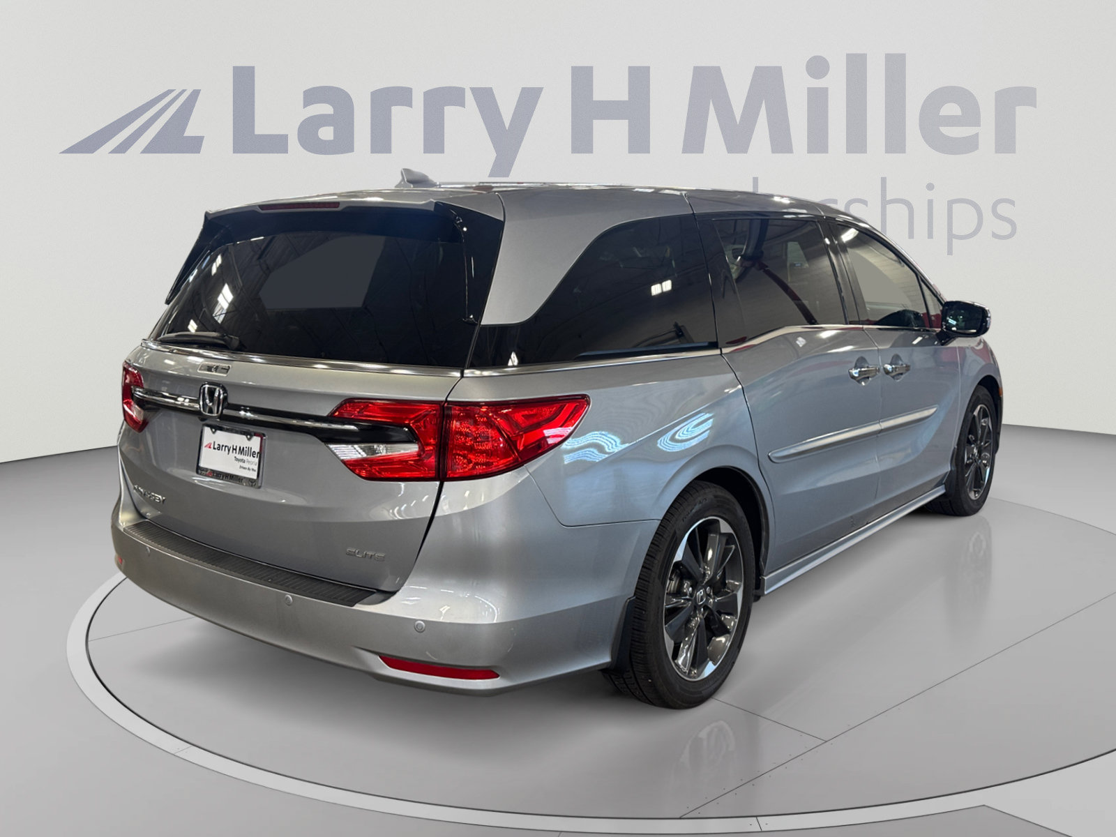 Used 2023 Honda Odyssey Elite image 5