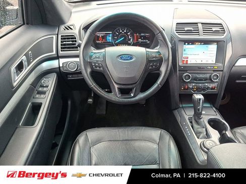 Used 2017 Ford Explorer XLT w/ Equipment Group 202A image 14