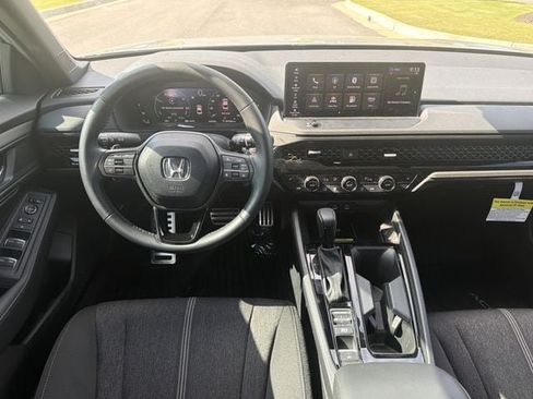 Used 2025 Honda Accord Sport image 21