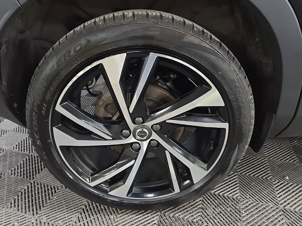 Used 2022 Volvo XC40 T5 R-Design w/ Climate Package AWD/4WD image 15