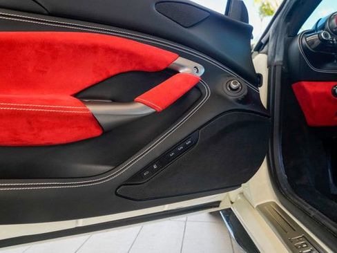 Used 2021 Ferrari F8 Tributo image 49