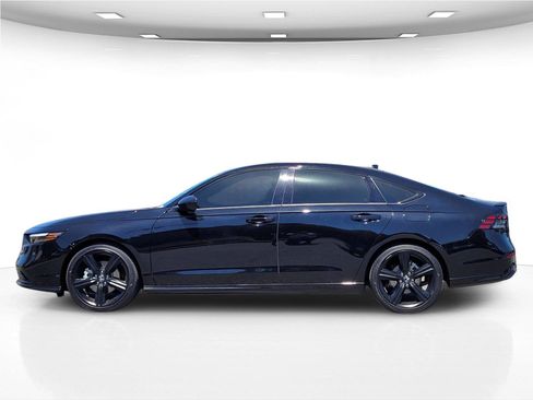 Used 2025 Honda Accord Sport image 9