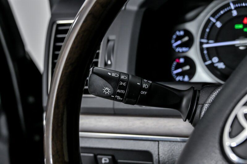 Used 2020 Toyota Land Cruiser Heritage Edition AWD/4WD image 28