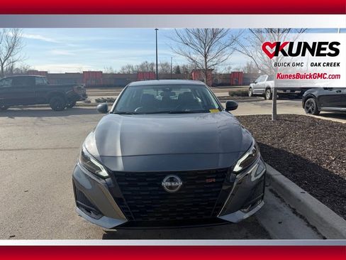 Used 2025 Nissan Altima 2.5 SR image 3