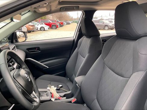 Used 2026 Toyota Corolla Cross LE w/ Moonroof Package image 8